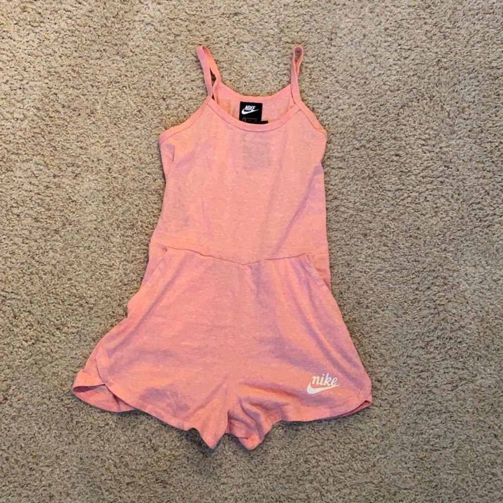 *NWT* Women’s small light pink Nike romper